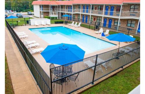 Palestine Hotel | Motel 6-Palestine, TX