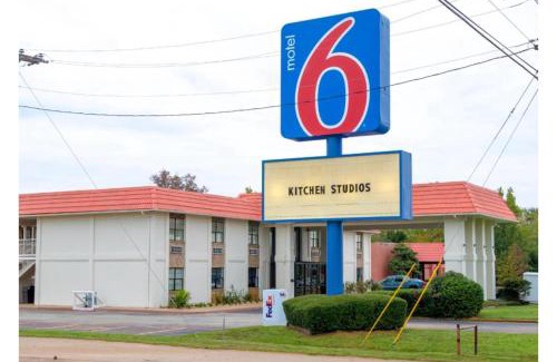 Palestine Hotel | Motel 6-Palestine, TX
