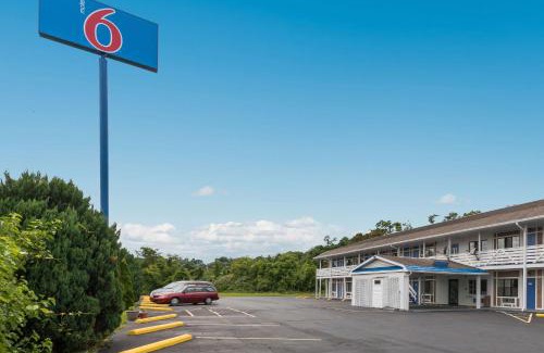Parkersburg Hotel | Motel 6-Parkersburg, WV