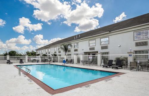 Pasadena Hotel | Motel 6-Pasadena, TX