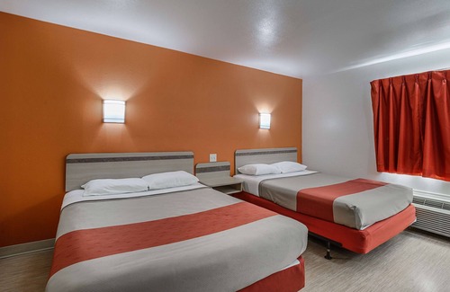 Pasadena Hotel | Motel 6 Pasadena, TX