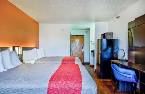 Percival Hotel | Motel 6-Percival, IA