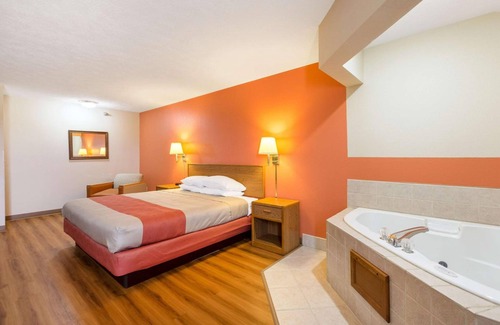 Percival Hotel | Motel 6 Percival, IA