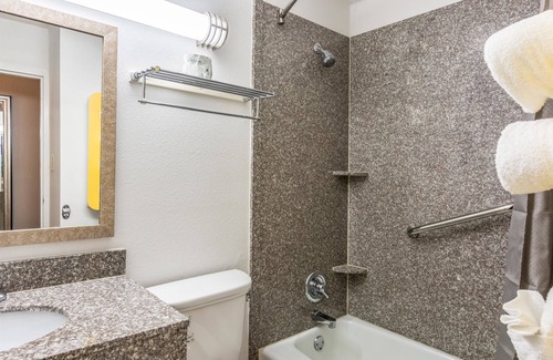 Petersburg Hotel | Motel 6 Petersburg, VA - Fort Lee