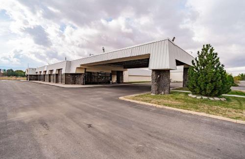 Chubbuck Hotel | Motel 6 Pocatello ID
