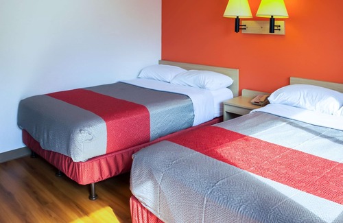 Porterville Hotel | Motel 6 Porterville, CA