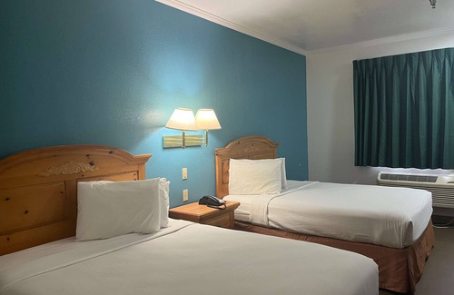 Portland Hotel | Motel 6 Portland, IN