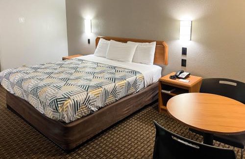 Lents Hotel | Motel 6 Portland OR Southeast