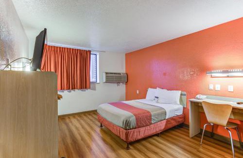 Tigard Hotel | Motel 6-Portland, OR - Tigard West
