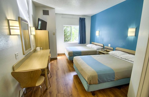Portsmouth Hotel | Motel 6 Portsmouth, NH