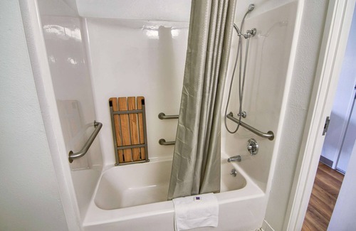 Portsmouth Hotel | Motel 6 Portsmouth, NH