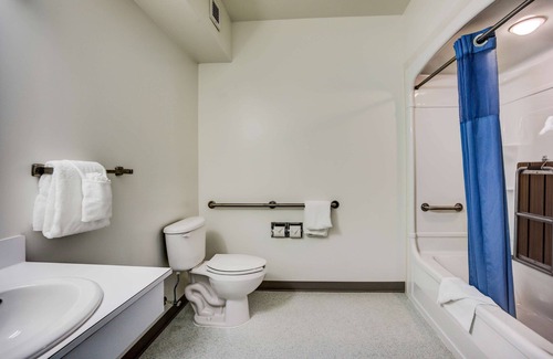Red Deer Hotel | Motel 6 Red Deer, AB