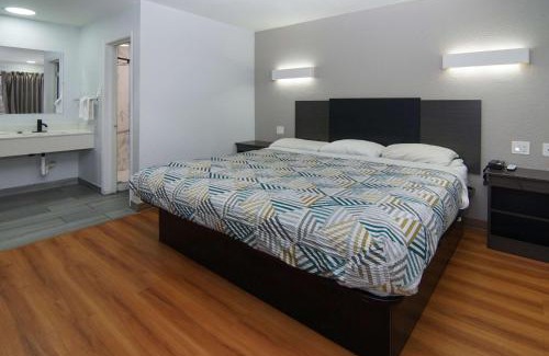 Red Oak Hotel | Motel 6-Red Oak, TX - Dallas
