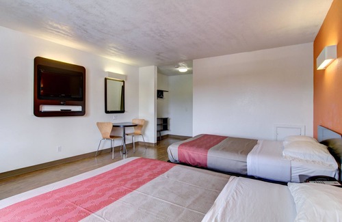 Richfield Hotel | Motel 6 Richfield, OH
