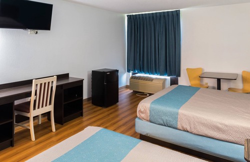 Richmond Hotel | Motel 6 Richmond, IN