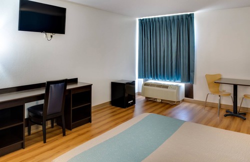Richmond Hotel | Motel 6 Richmond, IN