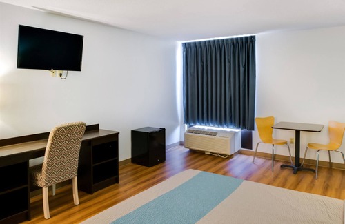 Richmond Hotel | Motel 6 Richmond, IN