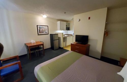Laurel Hotel | Motel 6-Richmond, VA - I-64 West