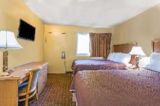 Riviera Beach Hotel | Motel 6 Riviera Beach FL