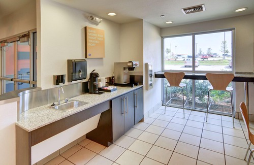 Roanoke Hotel | Motel 6 Roanoke, TX - Northlake - Speedway