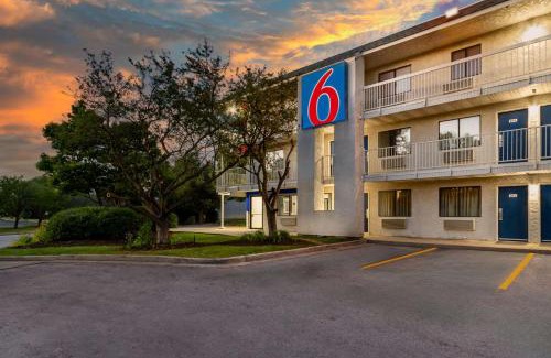 Rolling Meadows Hotel | Motel 6-Rolling Meadows, IL - Chicago Northwest