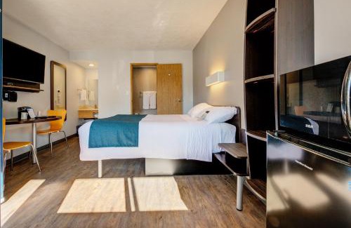 Saanichton Hotel | Motel 6-Saanichton, BC - Victoria Airport