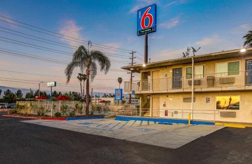 San Bernardino Hotel | Motel 6-San Bernardino, CA - South