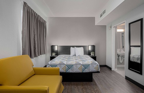 Cortez Hill Hotel | Motel 6 San Diego, CA - Downtown