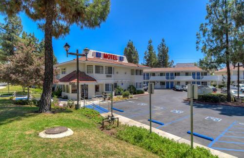 Bonita Hotel | Motel 6-San Dimas, CA - Los Angeles