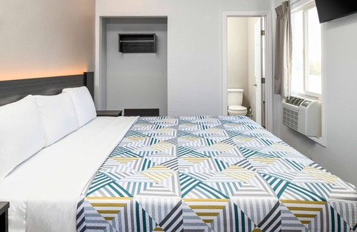 Central San Pedro Hotel | Motel 6 San Pedro, CA – Port Of Los Angeles