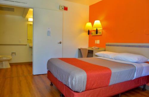 Santa Nella Hotel | Motel 6-Santa Nella, CA - Los Banos - Interstate 5