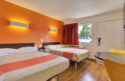 Santa Rosa Hotel | Motel 6 – Santa Rosa, CA - South