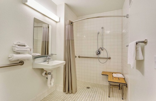 Santa Rosa Hotel | Motel 6 – Santa Rosa, CA - South