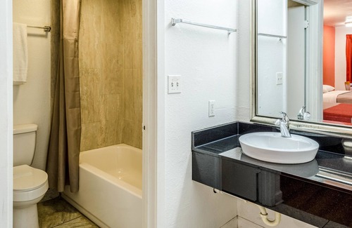 Saraland Hotel | Motel 6 Saraland, AL