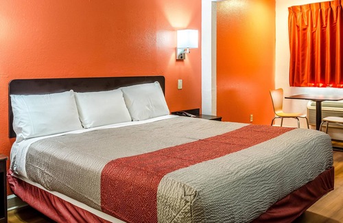Saraland Hotel | Motel 6 Saraland, AL