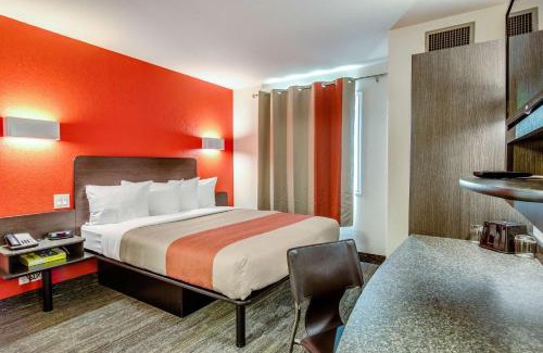 North Industrial Hotel | Motel 6-Saskatoon, SK