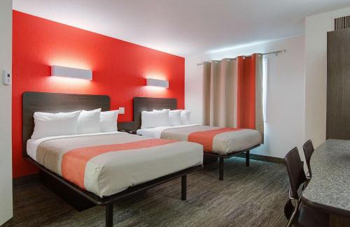North Industrial Hotel | Motel 6-Saskatoon, SK