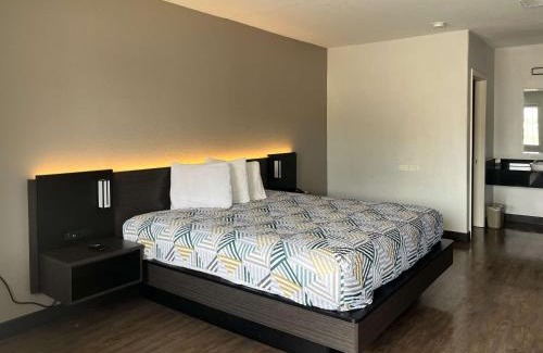 Seguin Hotel | Motel 6 Seguin TX