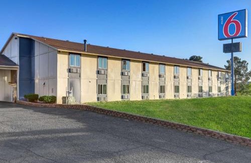 Tyrone Hotel | Motel 6-Silver City, NM