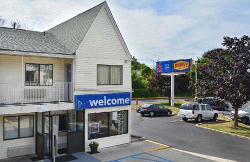 Southington Hotel | Motel 6-Southington, CT - Hartford