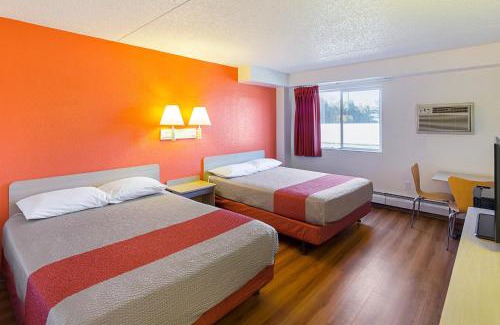 Spokane Valley Hotel | Motel 6-Spokane, WA - East