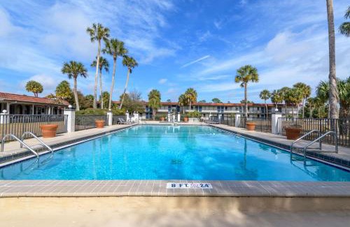 Weeki Wachee Hotel | Motel 6-Spring Hill, FL - Weeki Wachee