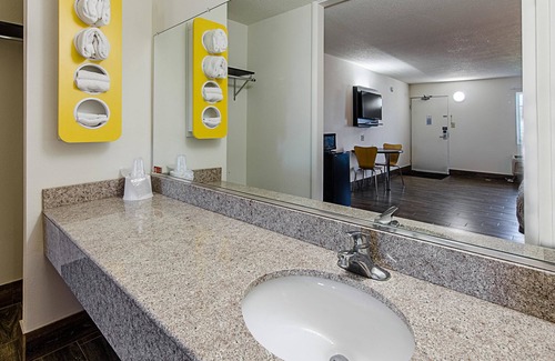 Staunton Hotel | Motel 6 Staunton, VA
