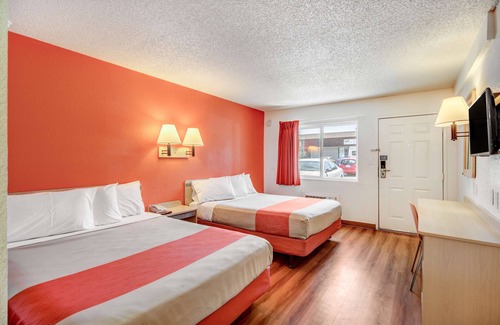 Stockton Hotel | Motel 6 Stockton, CA - North