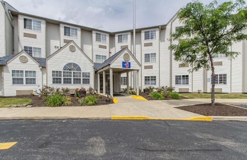 Streetsboro Hotel | Motel 6-Streetsboro, OH