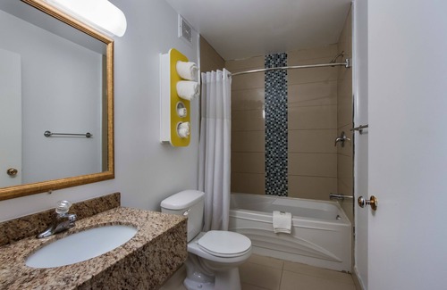 Sudbury Hotel | Motel 6 Sudbury, ON