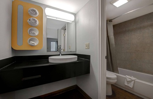 Sulphur Springs Hotel | Motel 6 Sulphur Springs, TX