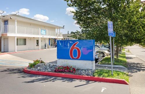 South End Hotel | Motel 6-Tacoma, WA - South