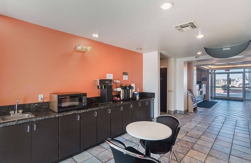 Terrell Hotel | Motel 6 Terrell, TX