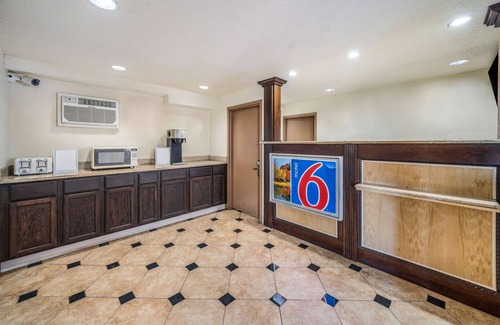 Point Pleasant - Toms River Hotel | Motel 6 Toms River, NJ - Near Seaside Heights